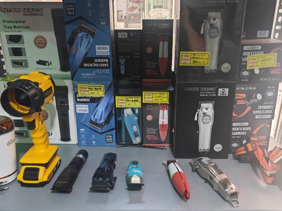 Erdem Elektronik mağaza içi — traş makinesi reyonu